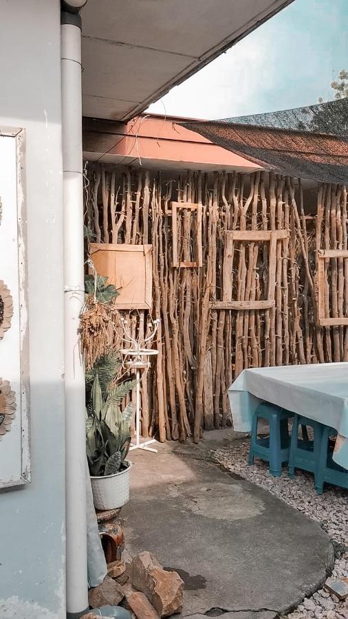 Brussels Homestay Kost バリゲ エクステリア 写真